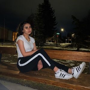 Meet your Posher, Vanessa